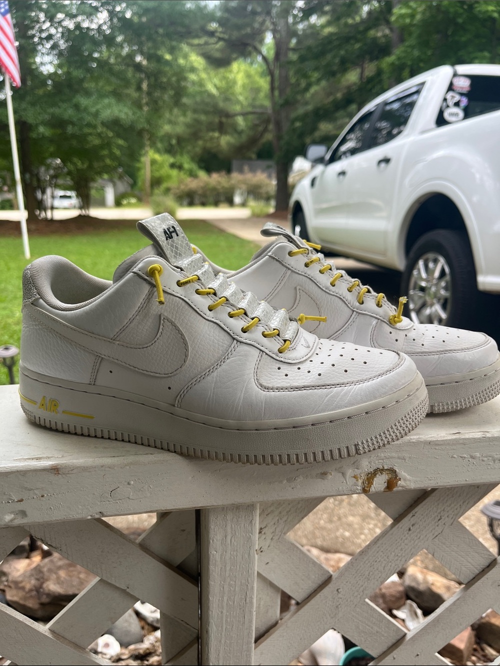 Nike AF1 2019 Low-Top Sneakers White with Yellow Accents